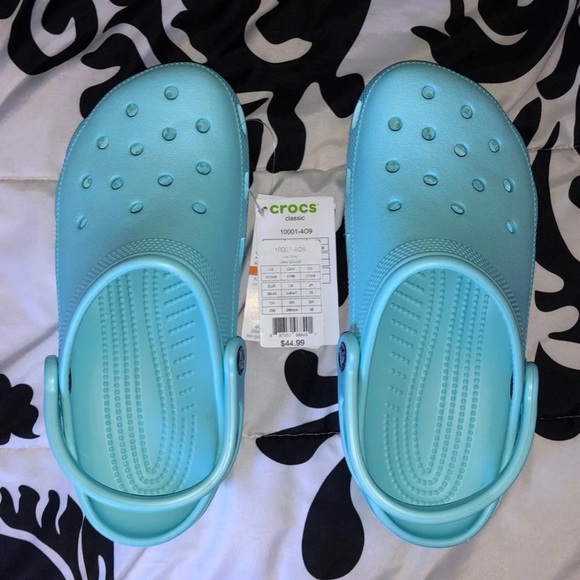 I’ve blue classic clog crocs - Picture 2 of 6
